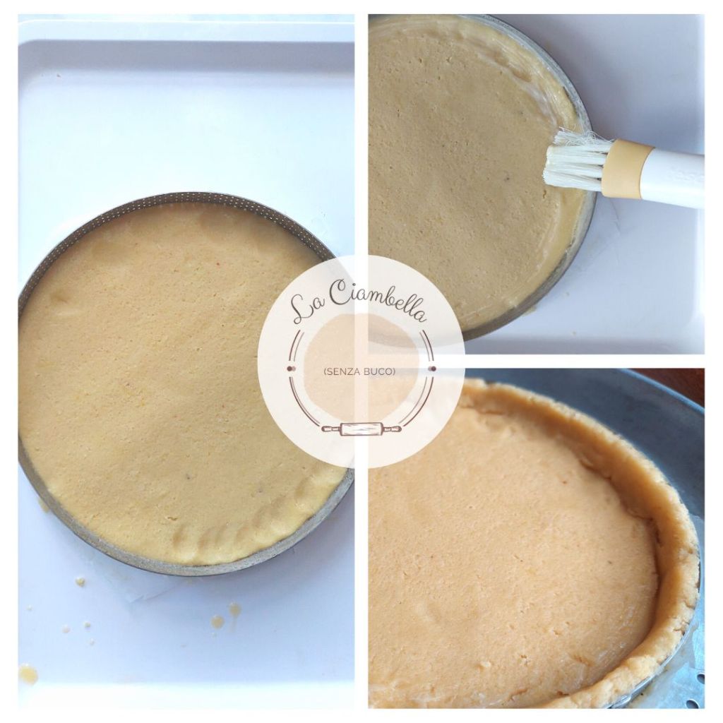 Preparazione della crostata di frutta moderna con anello microforato